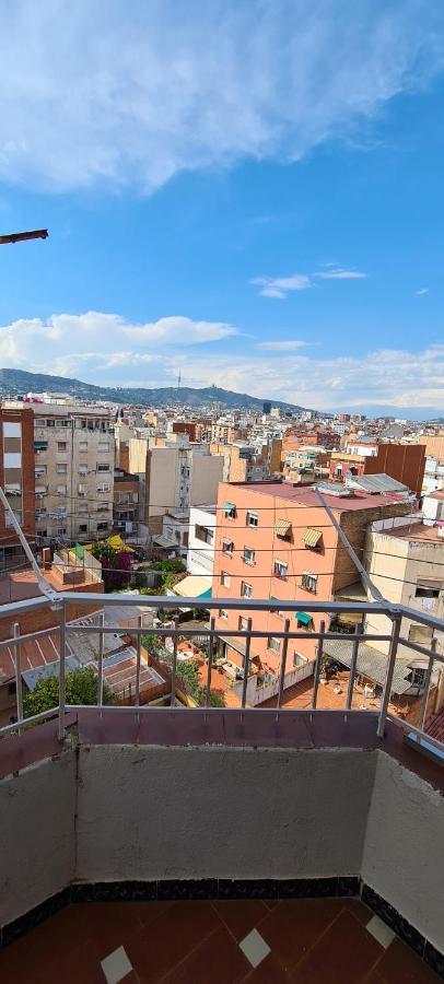 Habitaciones Camp Nou Apartment لوسبيتاليت دي يوبريغات المظهر الخارجي الصورة
