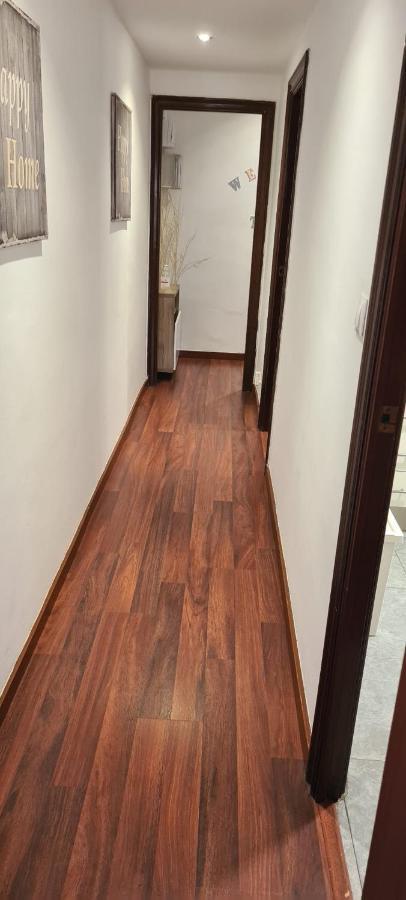 Habitaciones Camp Nou Apartment لوسبيتاليت دي يوبريغات المظهر الخارجي الصورة