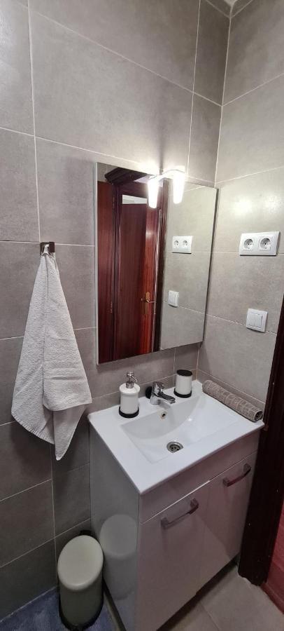 Habitaciones Camp Nou Apartment لوسبيتاليت دي يوبريغات المظهر الخارجي الصورة