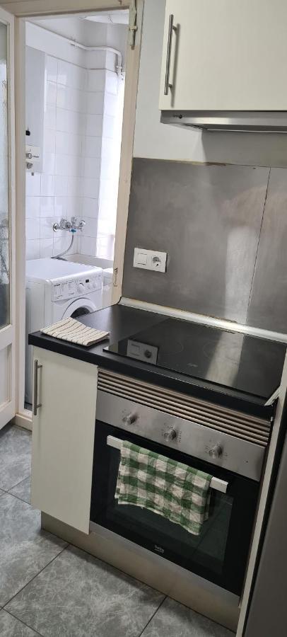 Habitaciones Camp Nou Apartment لوسبيتاليت دي يوبريغات المظهر الخارجي الصورة